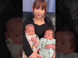 【尊すぎ👶✨】しょこたん双子・弟くんが特撮ヒーローに変身!? 寝ながらキメポーズが可愛すぎる😍⚡#中川翔子 #双子 #特撮ヒーロー #赤ちゃんの成長 #癒し #話題 #芸能ニュース #赤ちゃんポーズ